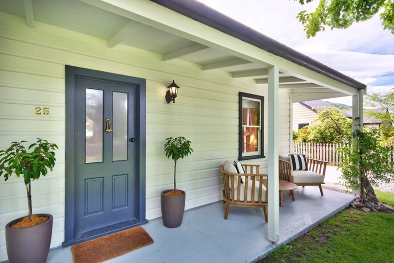 Photo of property in 25 Bedford Street, Arrowtown, 9302
