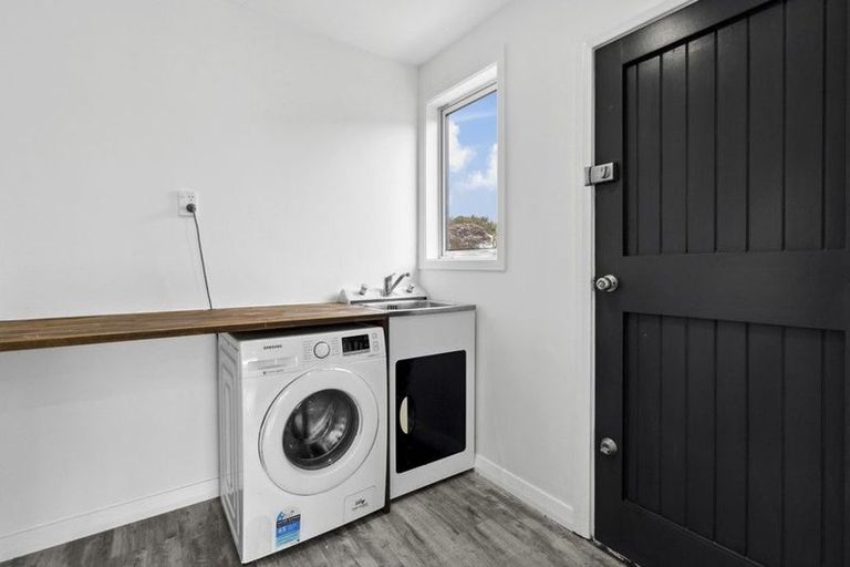 Photo of property in 3 Sellers Grove, Taita, Lower Hutt, 5011