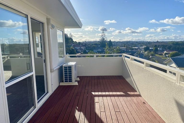 Photo of property in 8 Alice Place, Hillcrest, Auckland, 0627