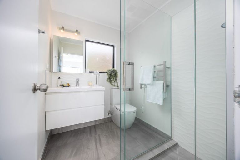 Photo of property in 49a Springfield Road, Morningside, Auckland, 1022