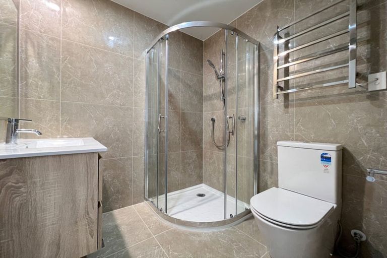 Photo of property in 11c Mandarin Place, Half Moon Bay, Auckland, 2012