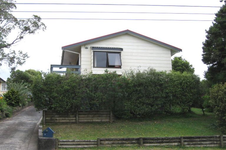 Photo of property in 2/11 Park Road, Glenfield, Auckland, 0629