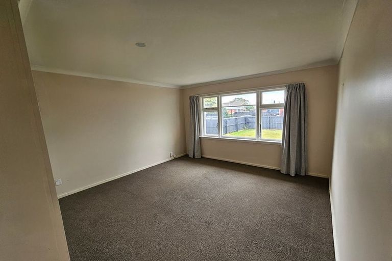 Photo of property in 11 Grimseys Road, Redwood, Christchurch, 8051