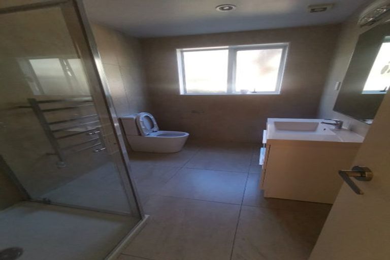 Photo of property in 2a Spencer Road, Pinehill, Auckland, 0632