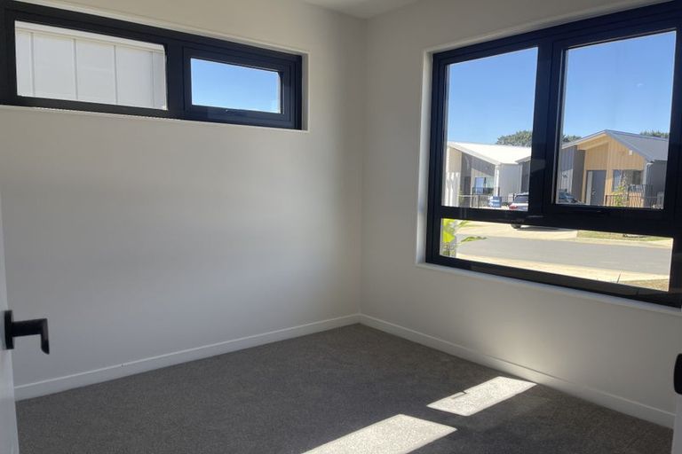 Photo of property in 11 Taukahiwi Road, Pukekohe, 2120
