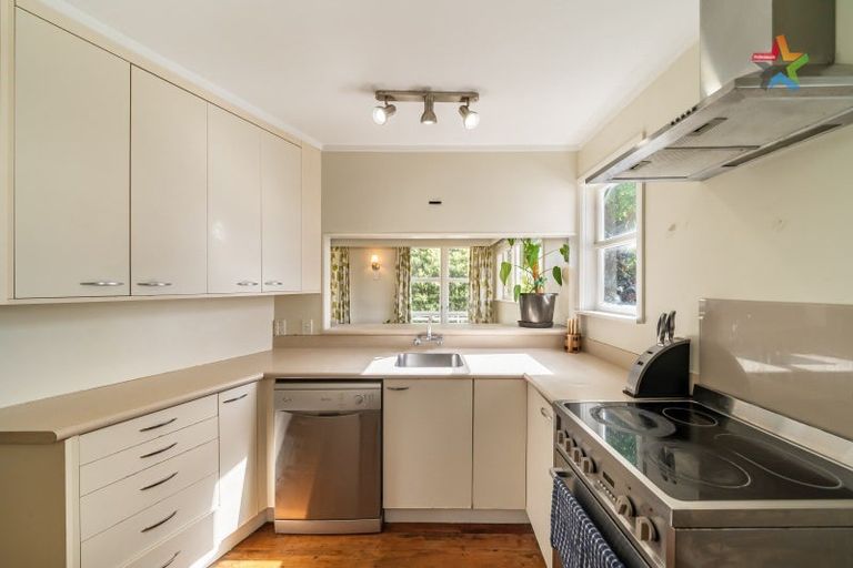 Photo of property in 19 Thomas Street, Stokes Valley, Lower Hutt, 5019