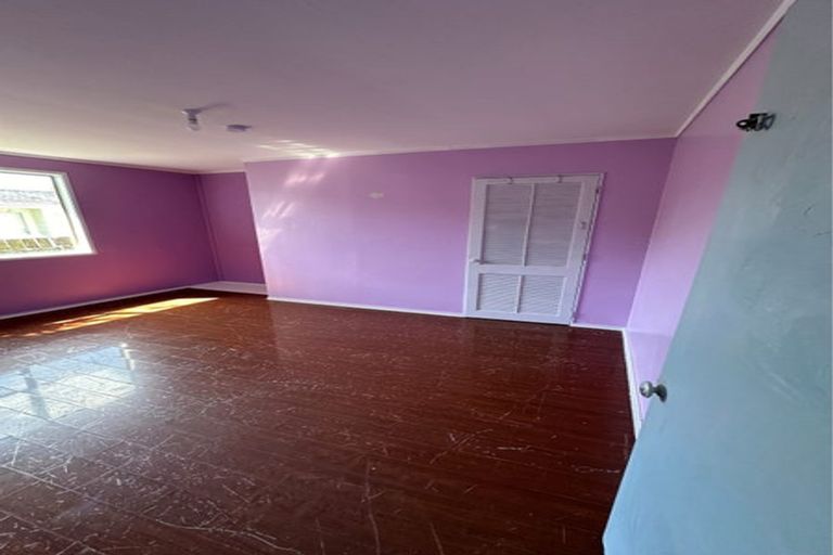 Photo of property in 1/50 Tudor Road, Henderson, Auckland, 0610