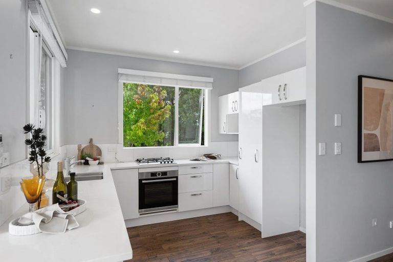 Photo of property in 949 State Highway 16, Waimauku, 0812