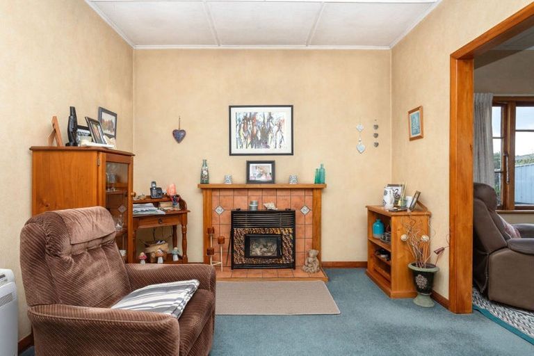 Photo of property in 50 Mcphee Street, Dannevirke, 4930