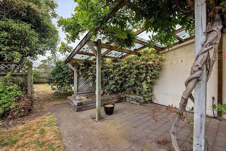 Photo of property in 2 Morrissey Street, Hawera, 4610