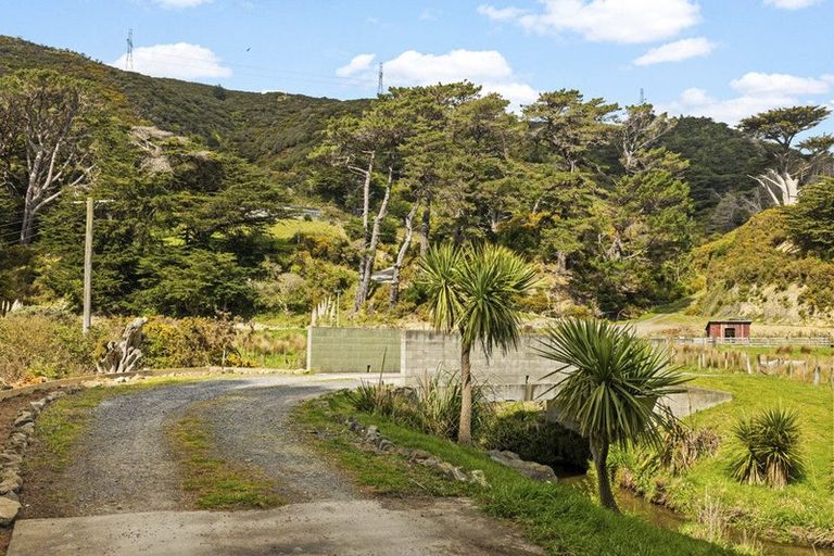 Photo of property in 520 Makara Road, Makara, 6972
