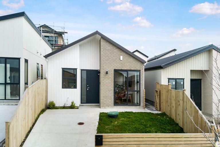Photo of property in 7 Horokaka Street, Massey, Auckland, 0614