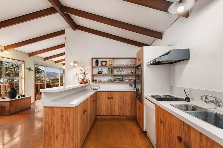 Photo of property in 11 Ngaio Lane, Charteris Bay, Lyttelton, 8971