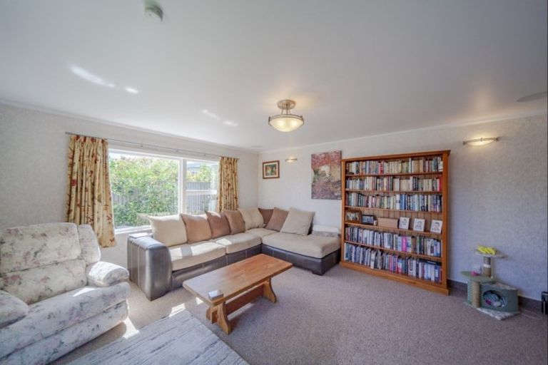 Photo of property in 10 Laurent Place, Greenmeadows, Napier, 4112