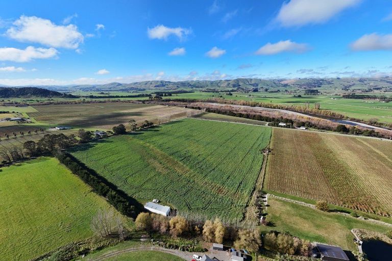 Photo of property in 20 Dakins Road, East Taratahi, Carterton, 5887