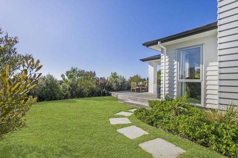 Photo of property in 47 Beachwood Drive, Hatfields Beach, Orewa, 0931