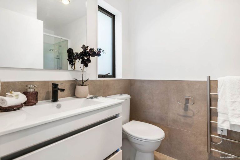 Photo of property in 7 Opouatu Avenue, Glenbrook, 2681