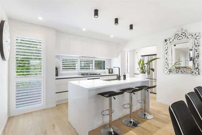 Photo of property in 18a Marama Street, Castor Bay, Auckland, 0620