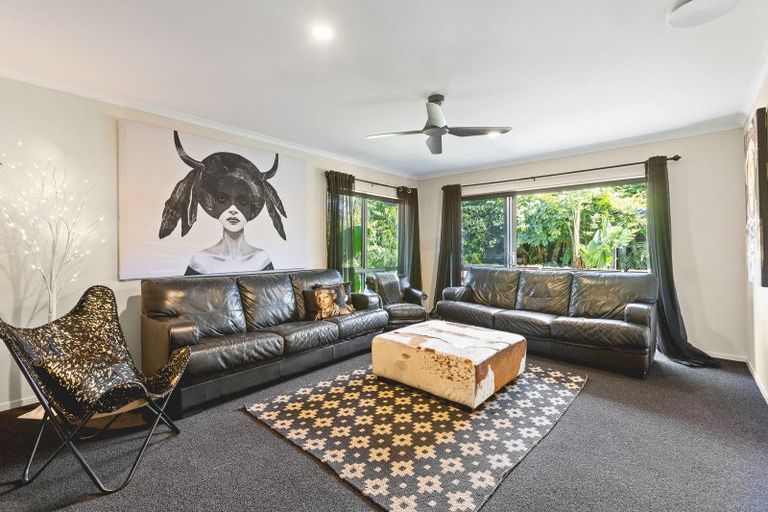 Photo of property in 10 Cooke Farm Grove, Waiwhakaiho, New Plymouth, 4312