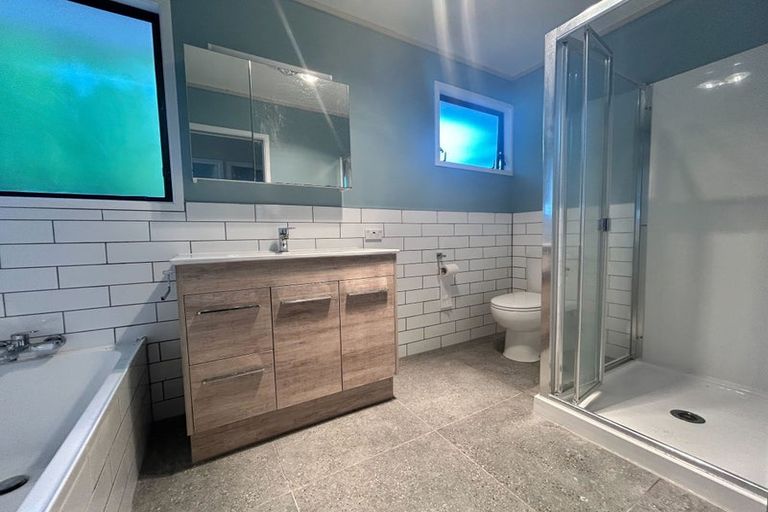 Photo of property in 17 Tomintoul Place, Highland Park, Auckland, 2010