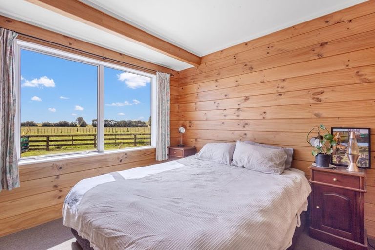 Photo of property in 957 Pukearuhe Road, Waiiti, Urenui, 4377