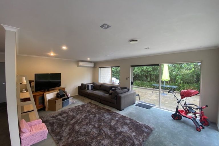 Photo of property in 5 Chloe Place, Massey, Auckland, 0614