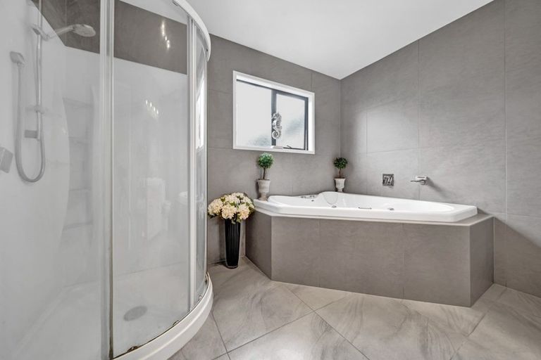 Photo of property in 554 Mountain Road, Lepperton, New Plymouth, 4373