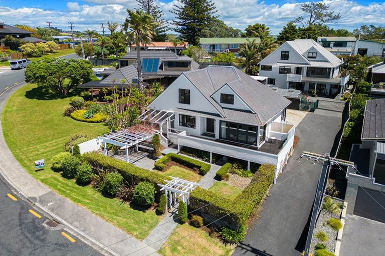 Photo of property in 1/6 Duncansby Road, Stanmore Bay, Whangaparaoa, 0932