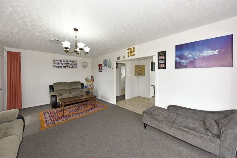 Photo of property in 1/3 Ansonby Street, Russley, Christchurch, 8042