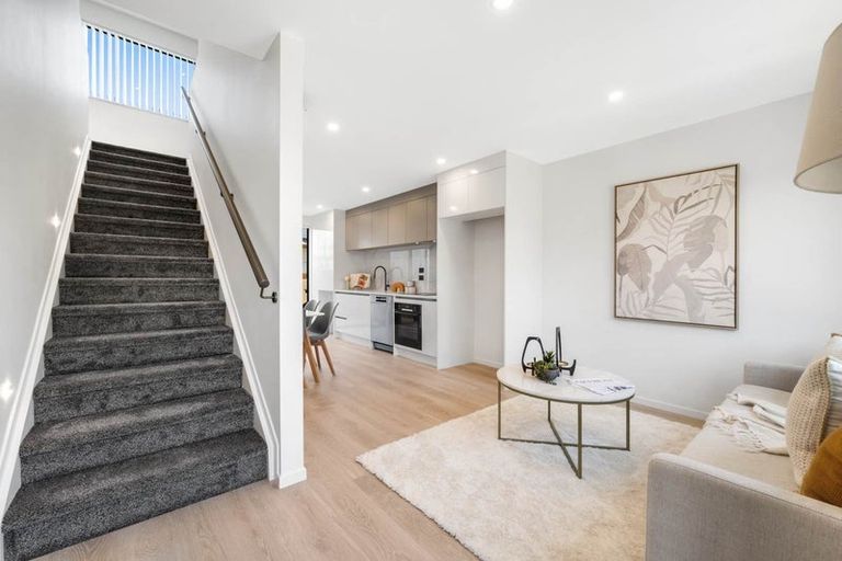 Photo of property in 25a Oteha Valley Road, Northcross, Auckland, 0632