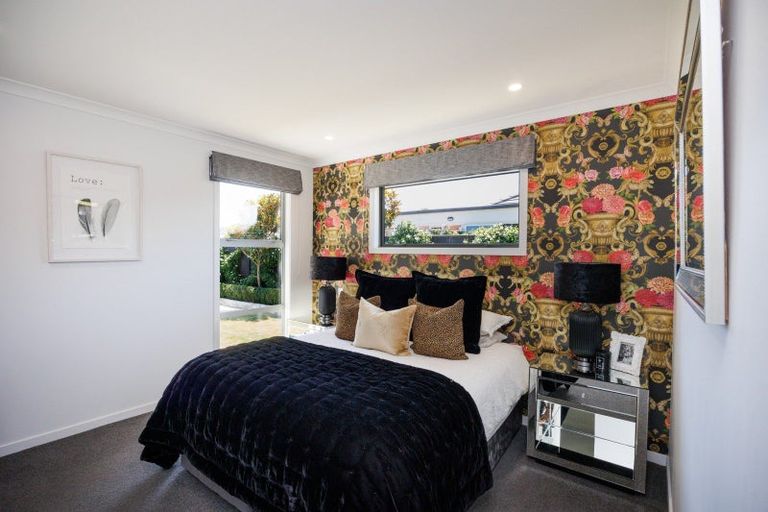 Photo of property in 30 Dogwood Way, Milson, Palmerston North, 4414