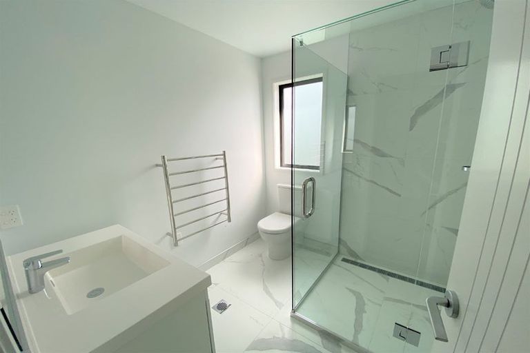 Photo of property in 2/44 Glenview Terrace, Glenview, Hamilton, 3206