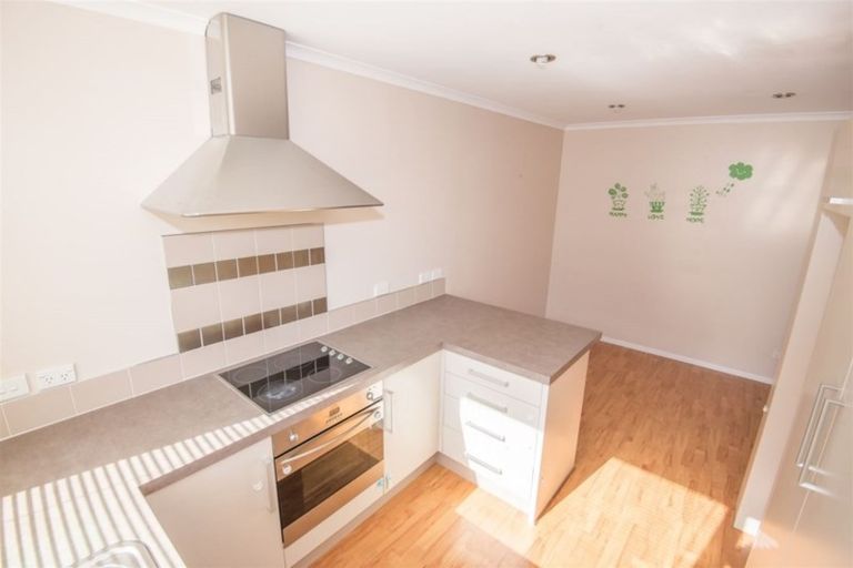 Photo of property in 132a Mcleod Road, Te Atatu South, Auckland, 0610