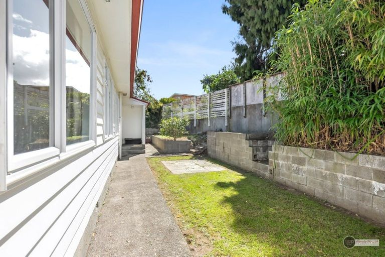 Photo of property in 23 Dowling Grove, Silverstream, Upper Hutt, 5019