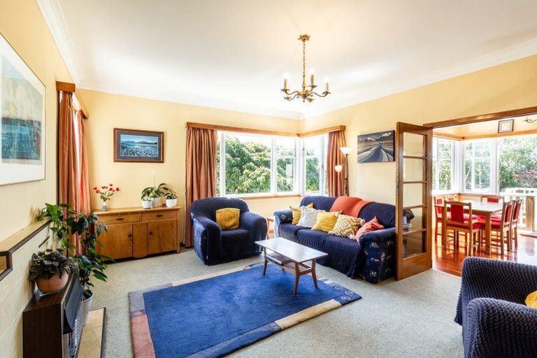 Photo of property in 16 Napier Terrace, Hospital Hill, Napier, 4110