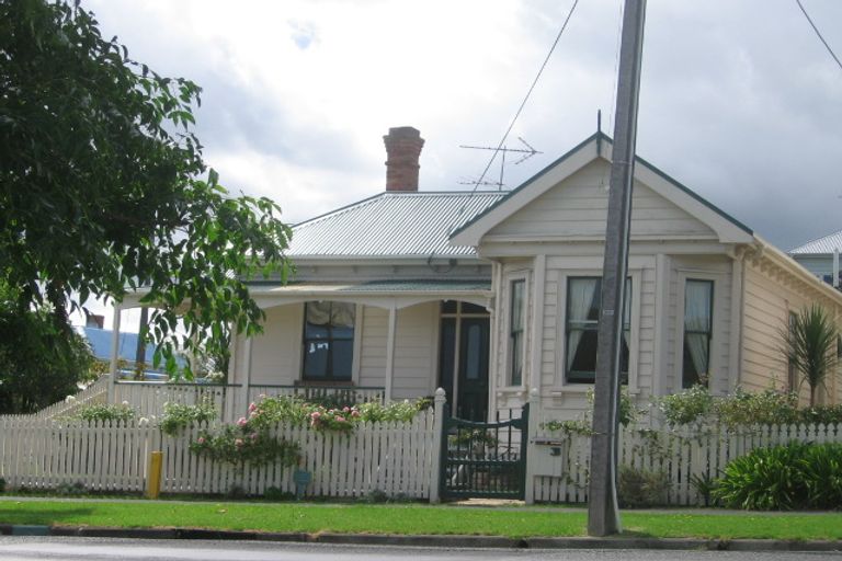 Photo of property in 38 Mozeley Avenue, Devonport, Auckland, 0624