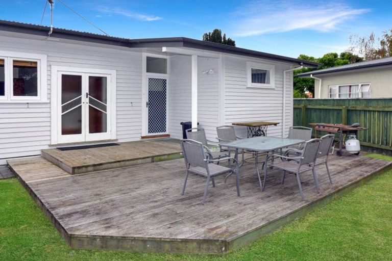 Photo of property in 2 Logan Avenue, Marewa, Napier, 4110