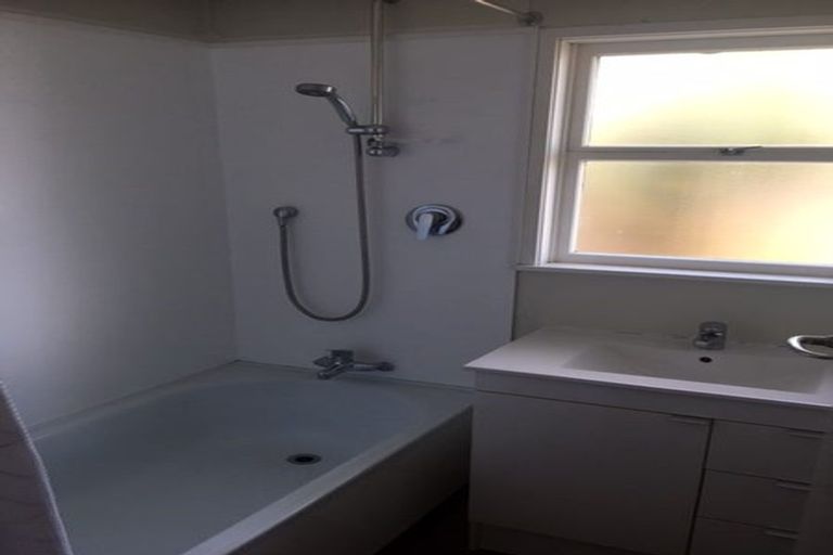 Photo of property in 2/23 Aramoana Avenue, Devonport, Auckland, 0624