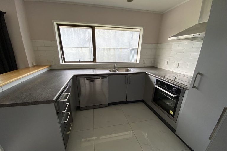 Photo of property in 209 Walter Strevens Drive, Conifer Grove, Takanini, 2112