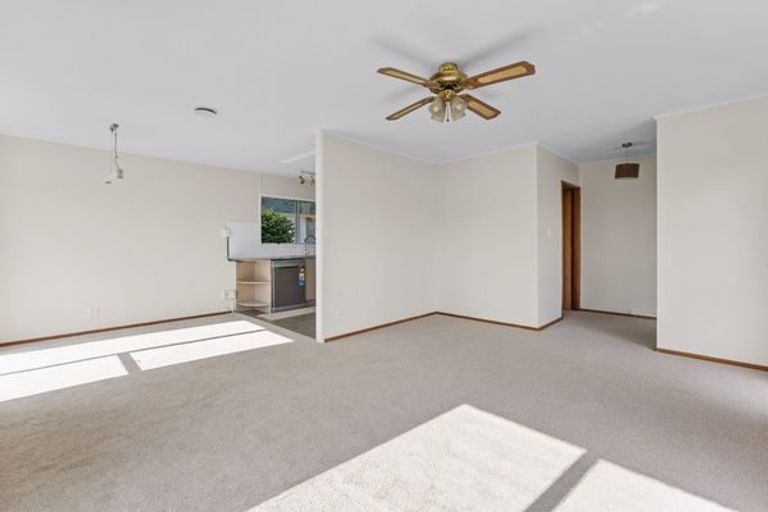 Photo of property in 19 Casuarina Road, Half Moon Bay, Auckland, 2012