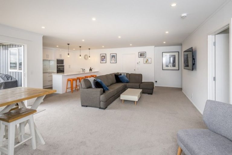 Photo of property in 18 Marine Parade South, Foxton Beach, Foxton, 4815