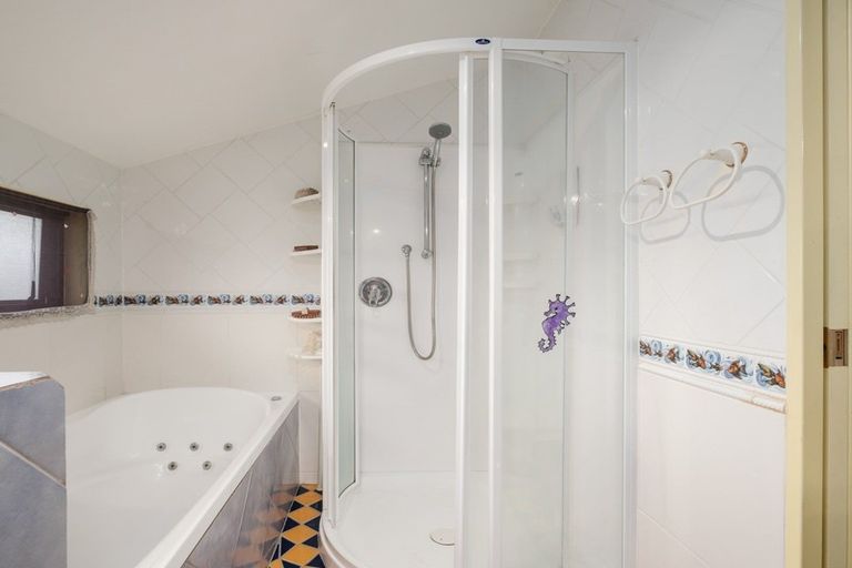 Photo of property in 5 Coulston Place, Riverdale, Gisborne, 4010