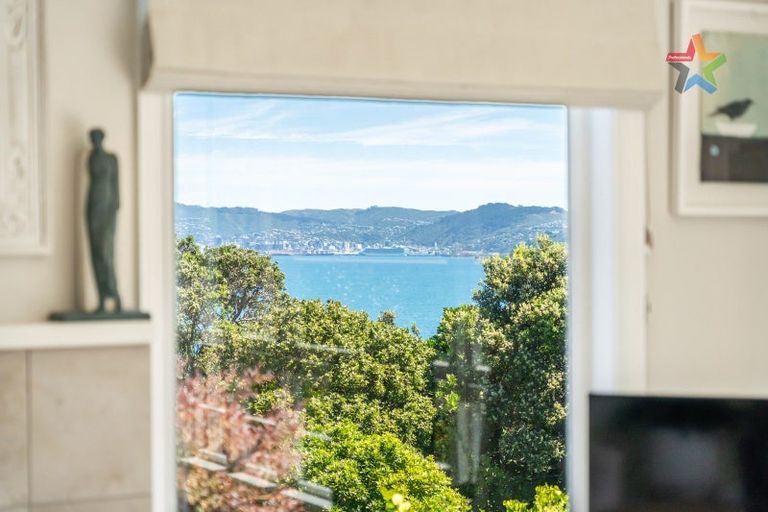 Photo of property in 30 Korokoro Road, Korokoro, Lower Hutt, 5012