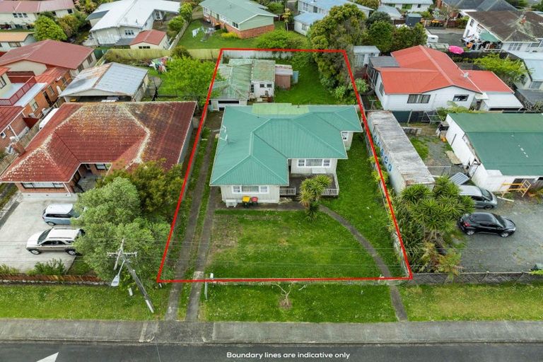 Photo of property in 1 Mckean Avenue, Manurewa, Auckland, 2102