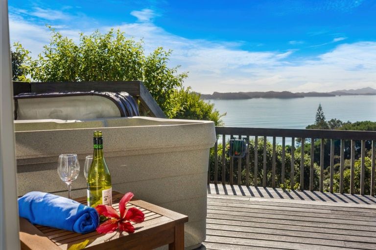 Photo of property in 11 Russell Heights, Russell, 0202