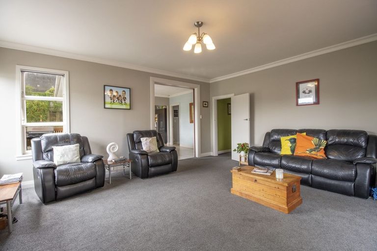 Photo of property in 6 Aranui Street, Maupuia, Wellington, 6022