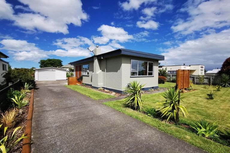Photo of property in 42 Thyra Street, Dannevirke, 4930
