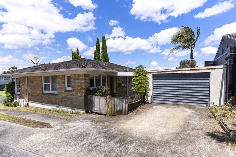 Photo of property in 1/15 Rotoiti Avenue, Pakuranga Heights, Auckland, 2010