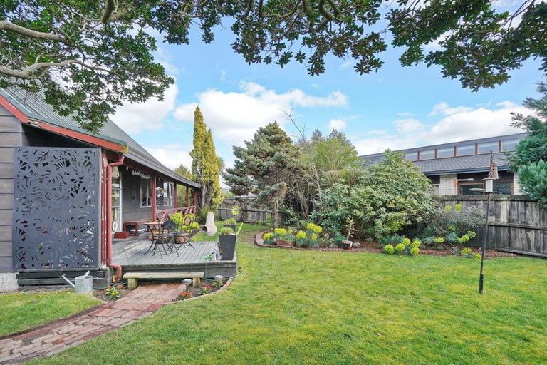 Photo of property in 6 Betula Place, Parklands, Christchurch, 8083