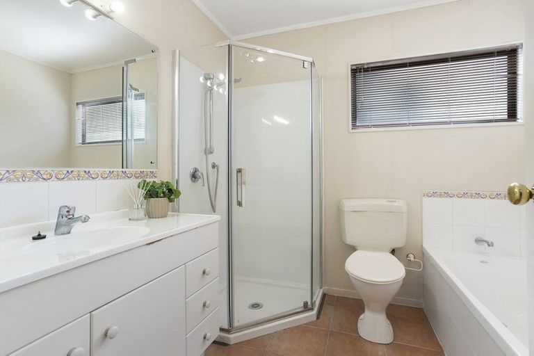 Photo of property in 36a Greenhill Crescent, Pakuranga, Auckland, 2010